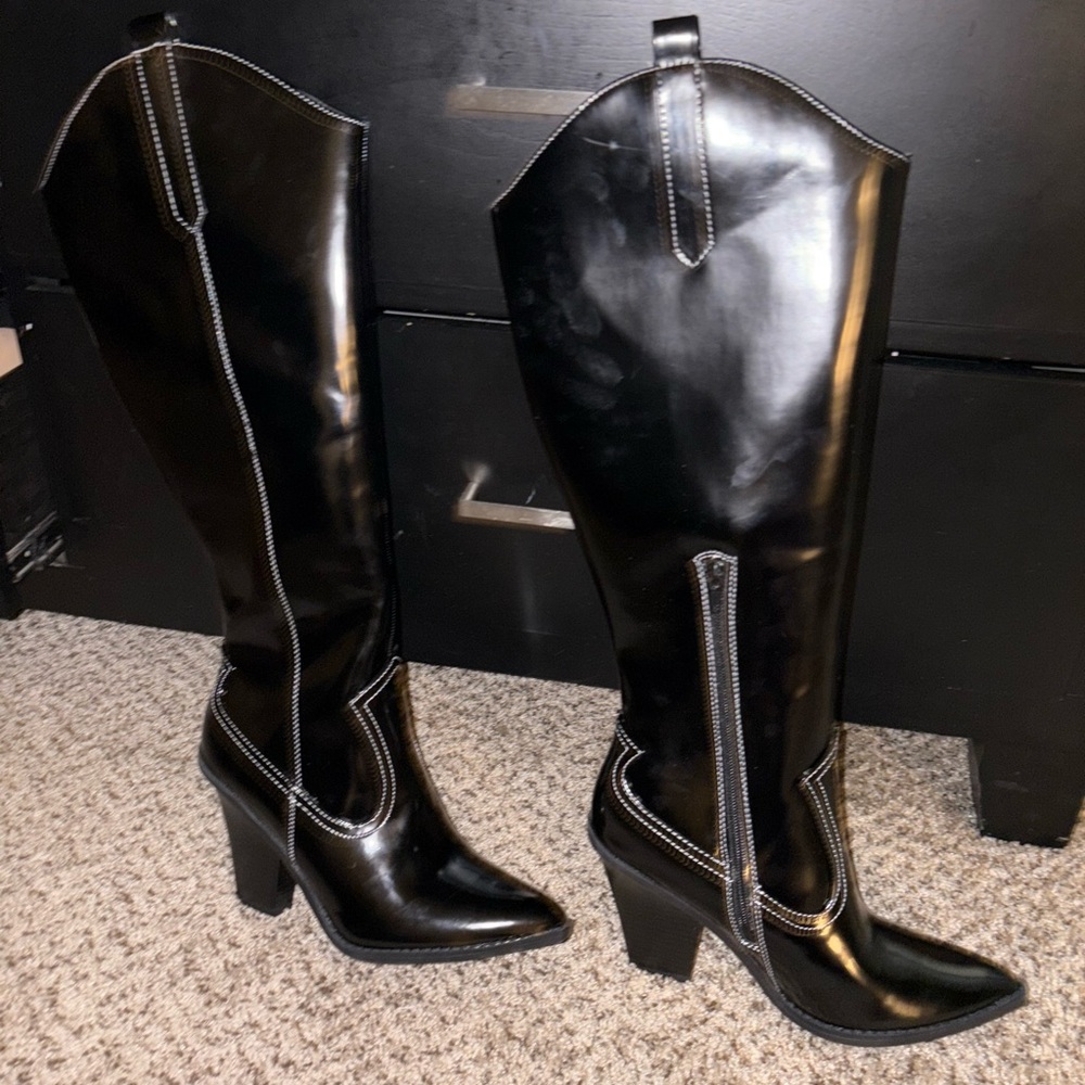 Black Knee-High Women's Boots